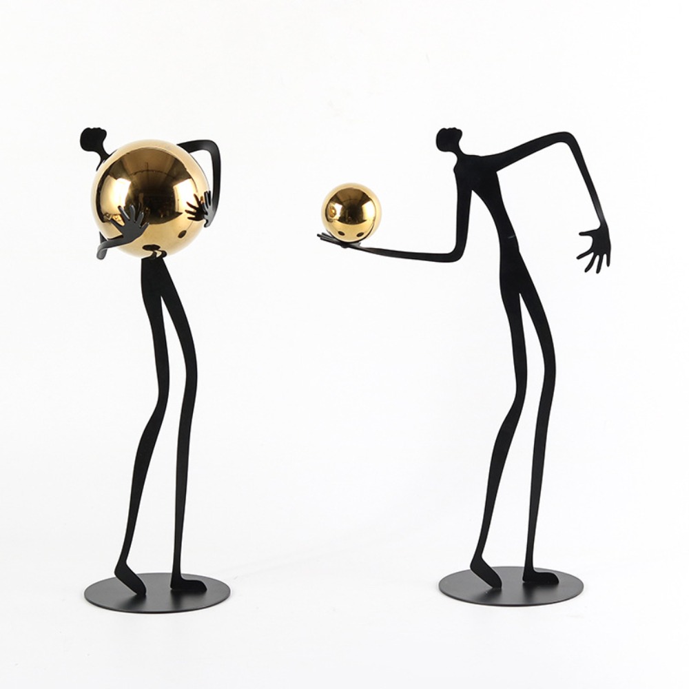 Modern Art Ball-Holding Charac - đánh giá và giá Art Craft Hotel