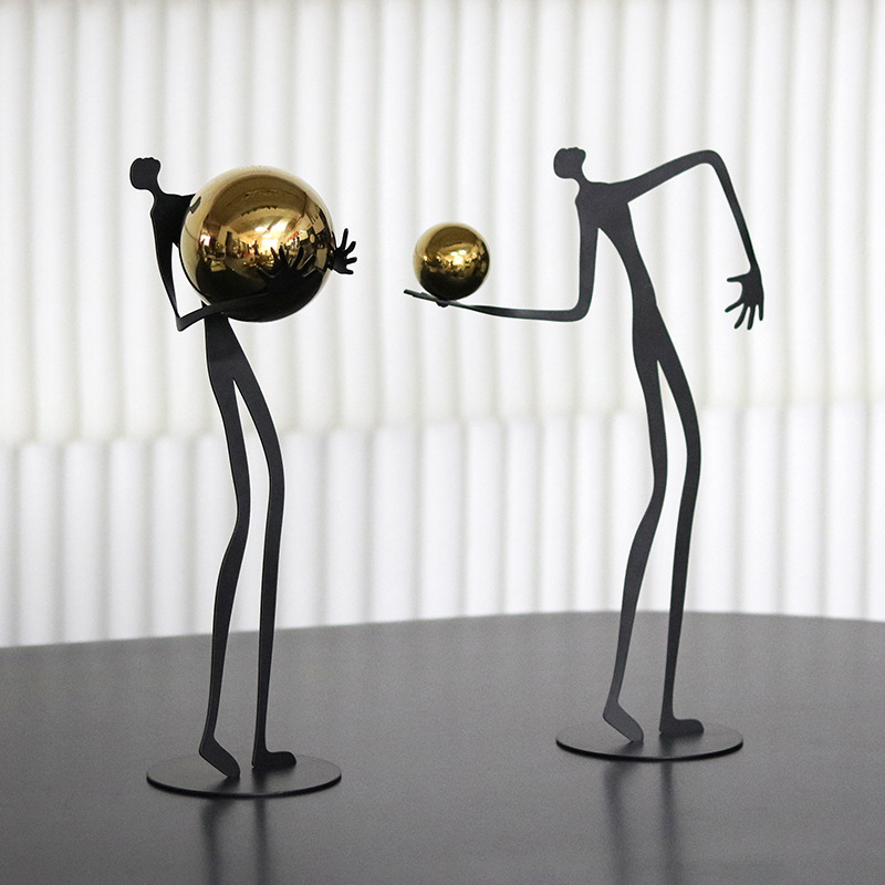 Modern Art Ball-Holding Charac - đánh giá và giá Art Craft Hotel