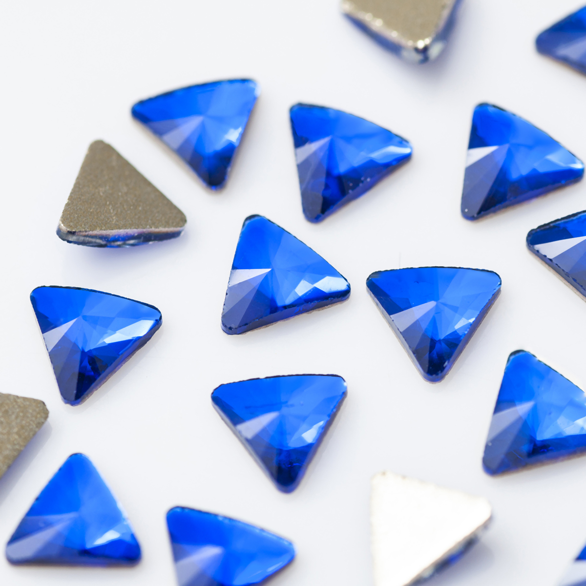 100pcs Triangles 5mm Different - đánh giá và giá Craft And Art Difference